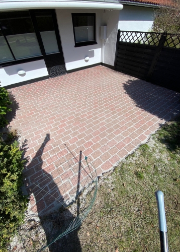 Terrassefliser efter professionel fliserens ved bolig